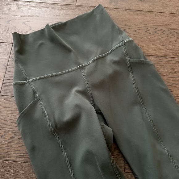 🌿Lululemon Align Leggings With Pockets 23” Dark Forrest Size 2 - Picture 4 of 7